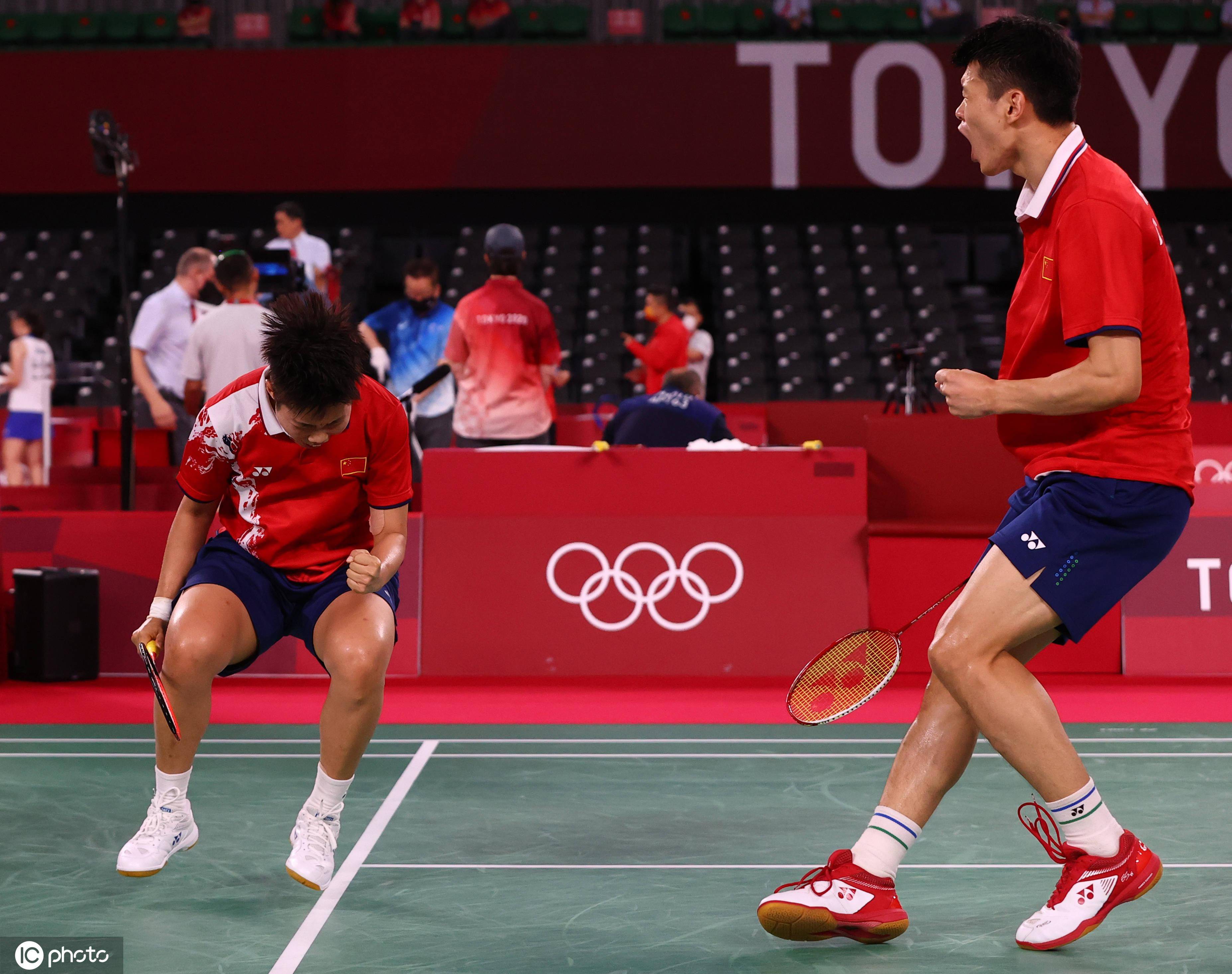 日本队碾压泰国队，黄鸭组合扛起全队