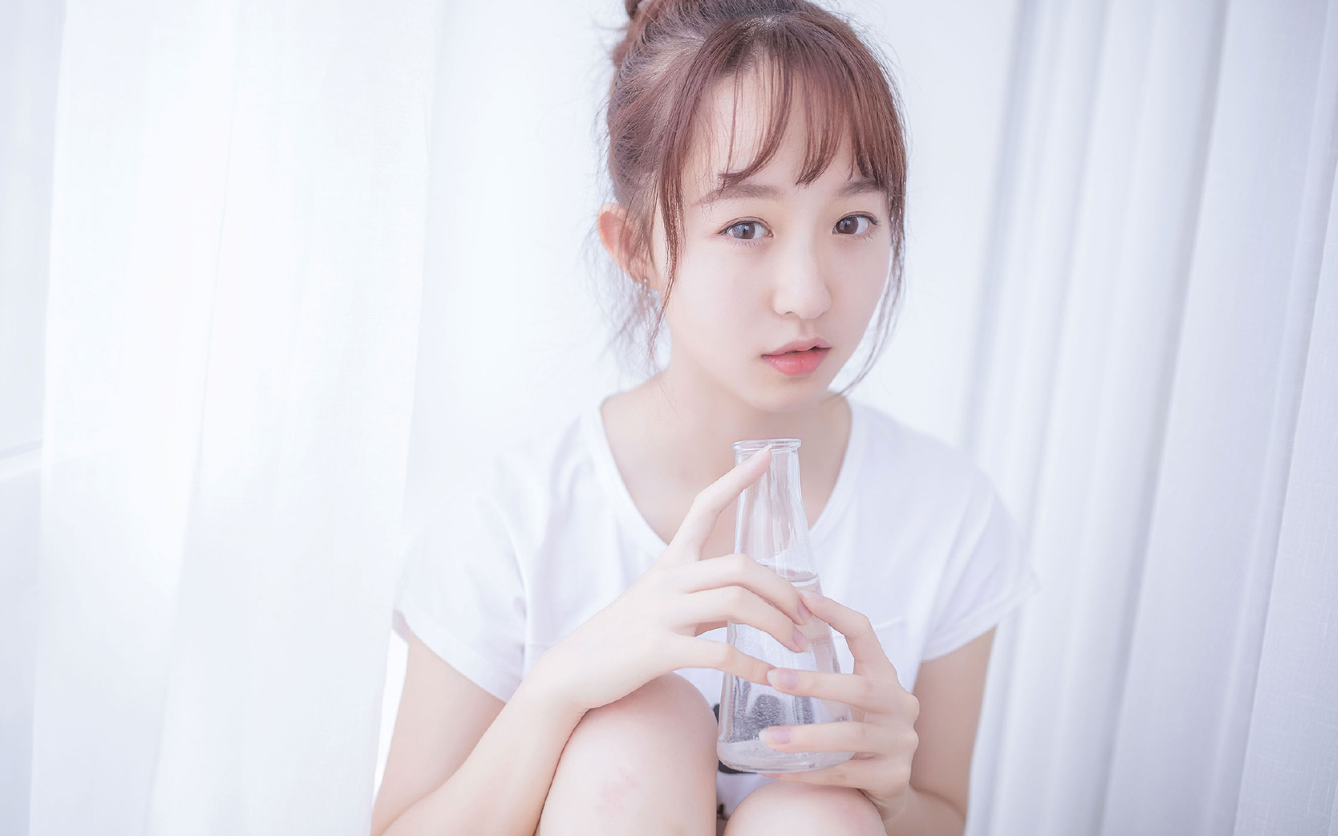 北欧风暴席卷绿茵,丹麦以节奏之名碾压瑞典,登贝莱化身B组唯一破局者